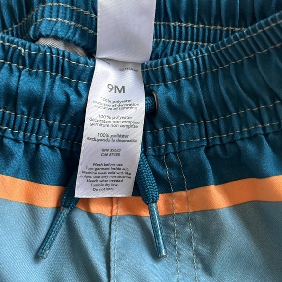 Ride the tide rash guard and swim trunks - Picture 9 of 10